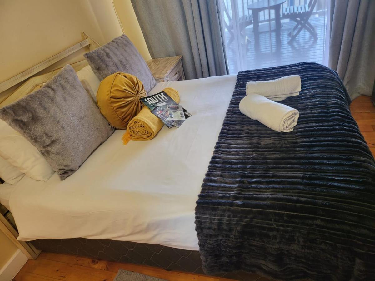 Point Village Guest House モーセル・ベイ エクステリア 写真