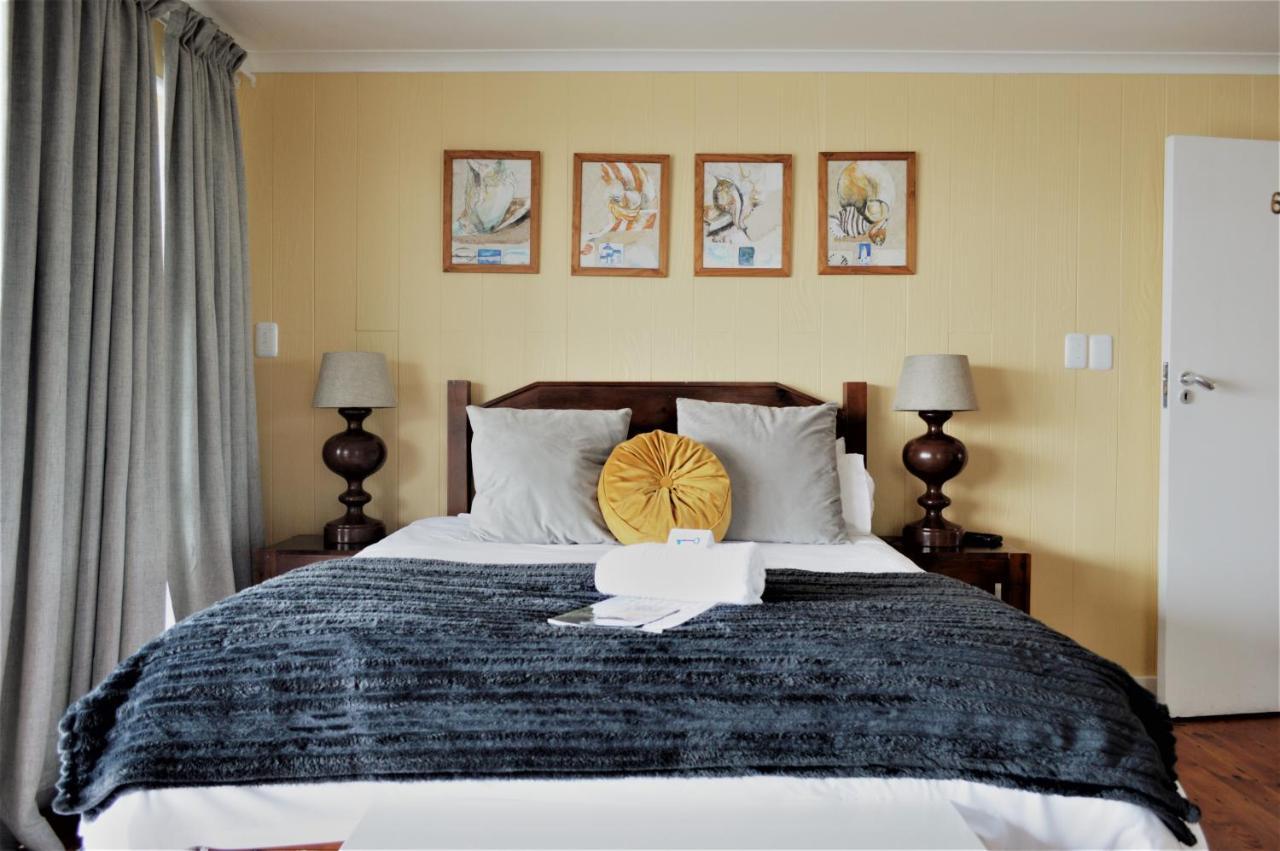Point Village Guest House モーセル・ベイ エクステリア 写真